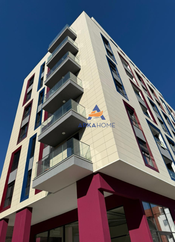 Tirane, shitet apartament 1+1+Ballkon Kati 6, 64 m² 200.000 € (KOMUNA PARISIT)