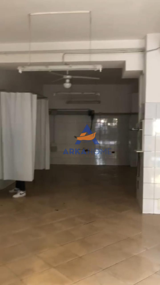 Vlore, jepet me qera dyqan Kati 0, 75 m² 500 € (28 NENTORI)