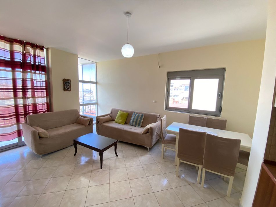 Tirane, jepet me qera apartament 2+1+Ballkon Kati 7, 80 m² 40.000 € (astir)