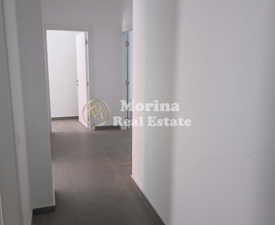 Tirane, jepet me qera apartament 3+1 Kati 1, 130 m² 600 € (Farmacia 10)