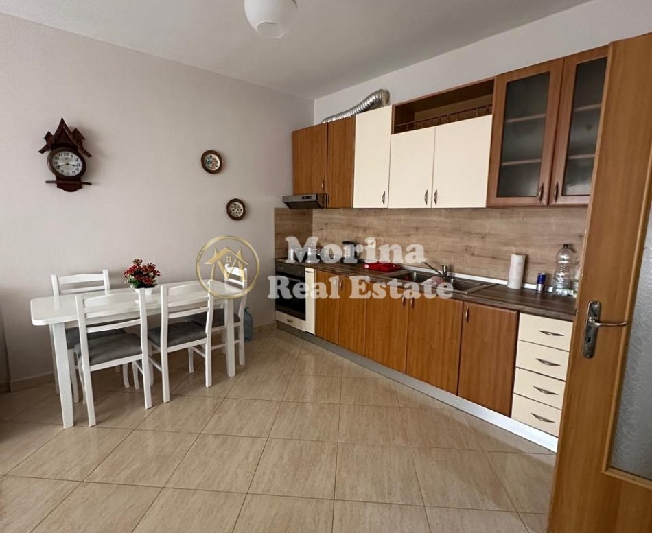 Tirane, jepet me qera apartament 2+1 Kati 1, 120 m² 630 € (Don Bosko)