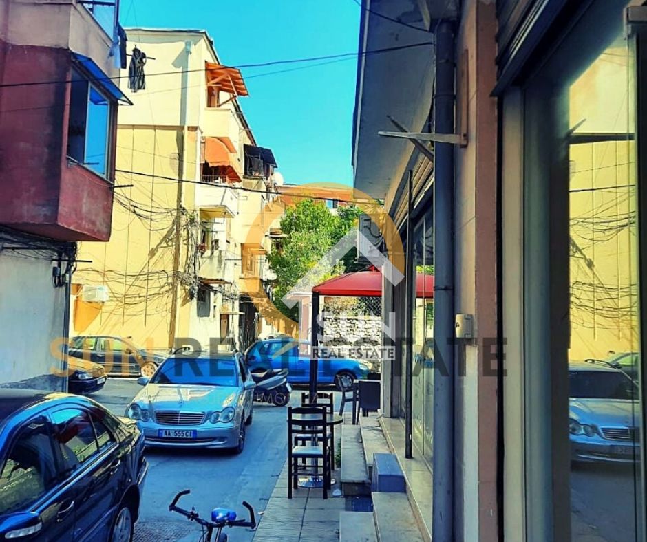 Shkoder, shitet ambjent biznesi Kati 0, 44 m² 64.000 € (RR. ARKITEKT SINANI, PARRUCE)