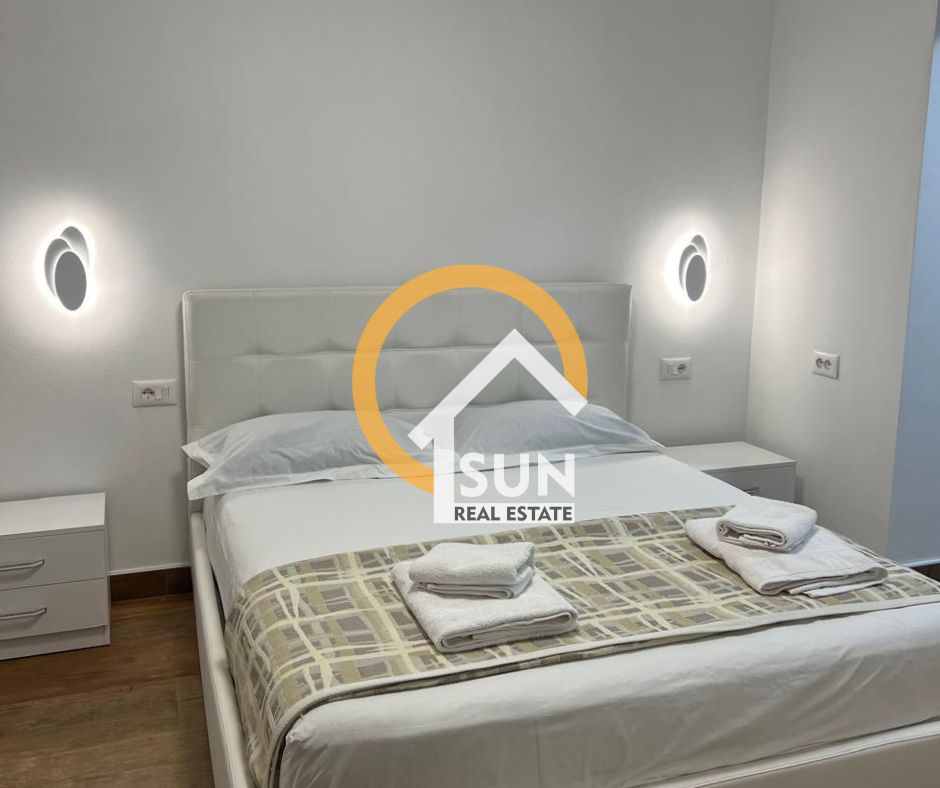 Shkoder, jepet me qera apartament 1+1+Ballkon Kati 3, 55 m² 300 € (BULEVARDI SKENDERBEU)