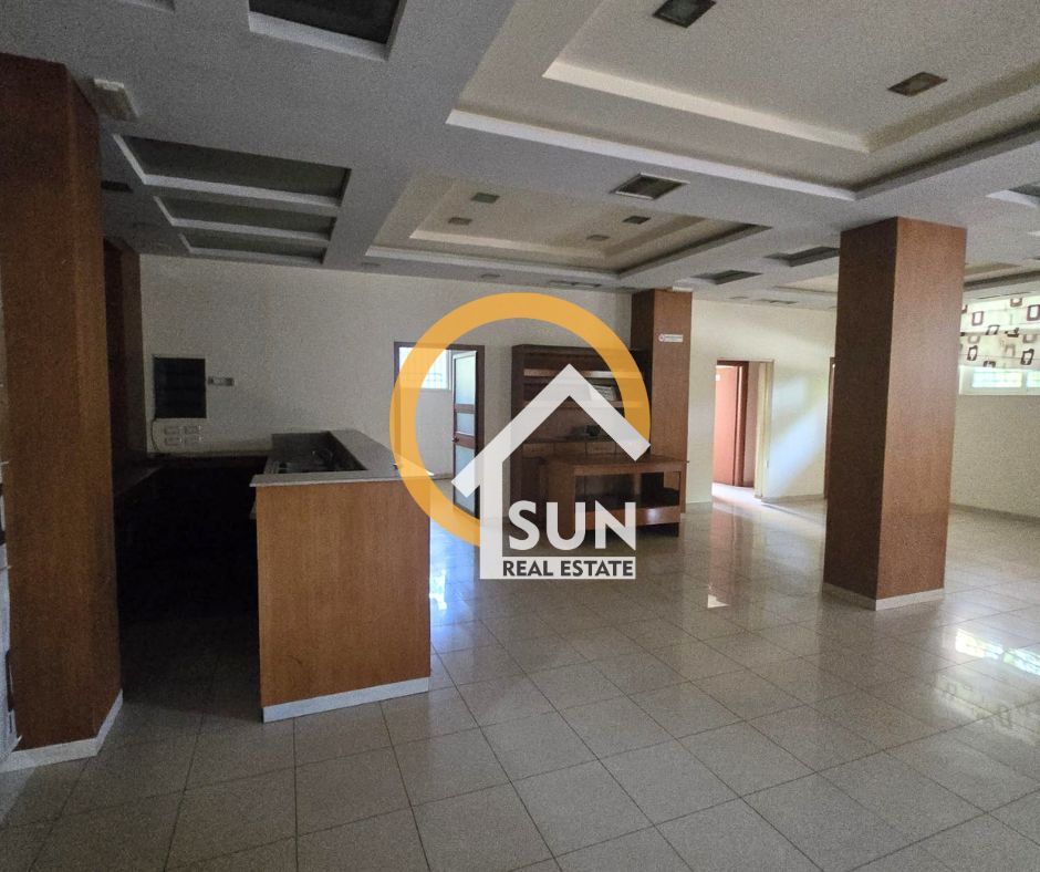 Shkoder, jepet me qera ambjent biznesi Kati 0, 160 m² 500 € (BULEVARDI BUJAR BISHANAKU)