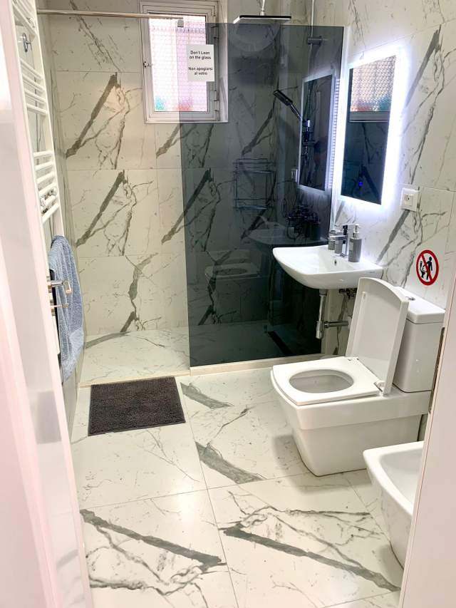 Tirane, jepet me qera apartament Kati 1, 65 m² 600 Euro Stacioni Trenit