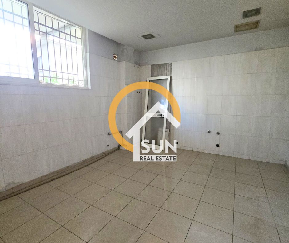 Shkoder, jepet me qera ambjent biznesi Kati 0, 160 m² 500 € (BULEVARDI BUJAR BISHANAKU)