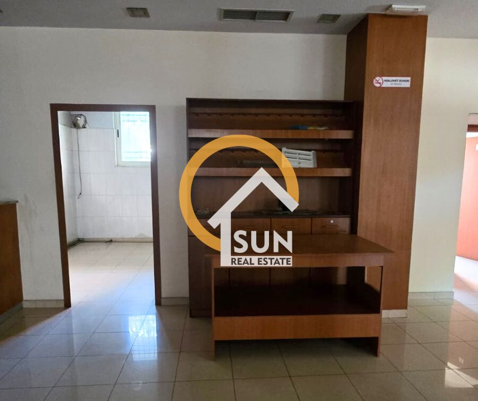 Shkoder, jepet me qera ambjent biznesi Kati 0, 160 m² 500 € (BULEVARDI BUJAR BISHANAKU)