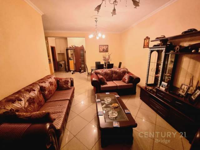 Tirane, shes apartament 3+1 Kati 5, 126 m² 100.000 Euro (Astir)