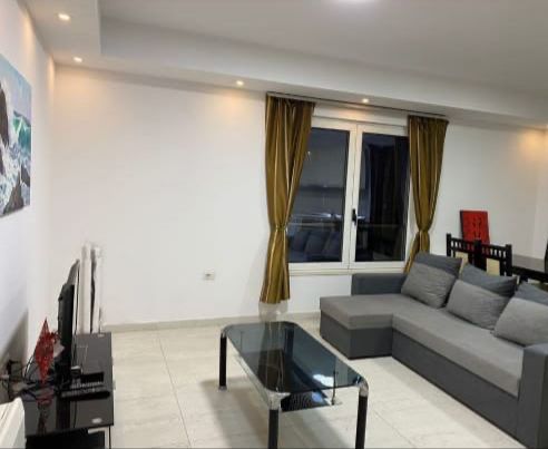 Tirane, jepet me qera apartament 2+1+Ballkon Kati 6, 95 m² 600 € (Vasil Shanto)