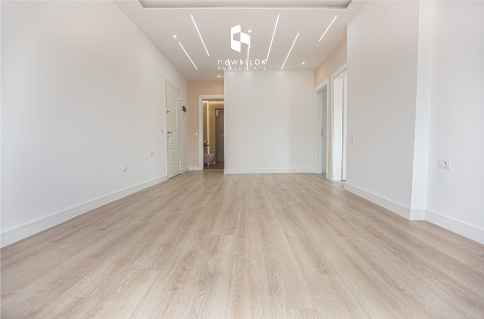 Shitet:  2+1+2wc & Ballkon 📍Zogu Zi - Ring Center TOP LOCATION || 100% i Rinovuar -- JUG - LINDJE (( 195.000€ ))