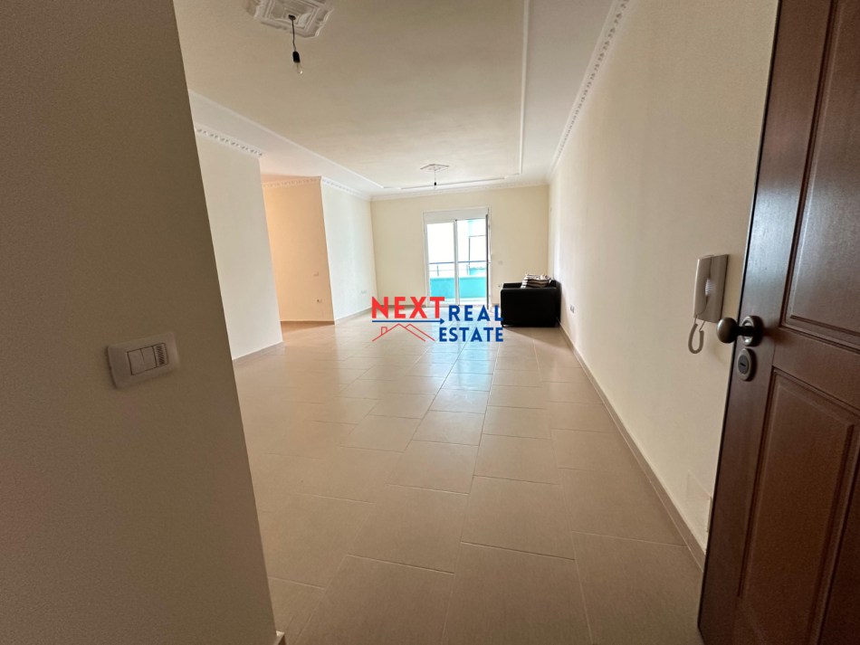 SHITET APARTAMENT 2+1 NE TRANSBALLKANIKE, VLORE