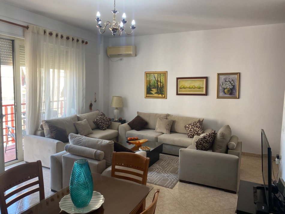 0683487469 Tirane, jepet me qera apartament 1+1+Ballkon Kati 8, 70 m² 550 € (Vizion Plus)