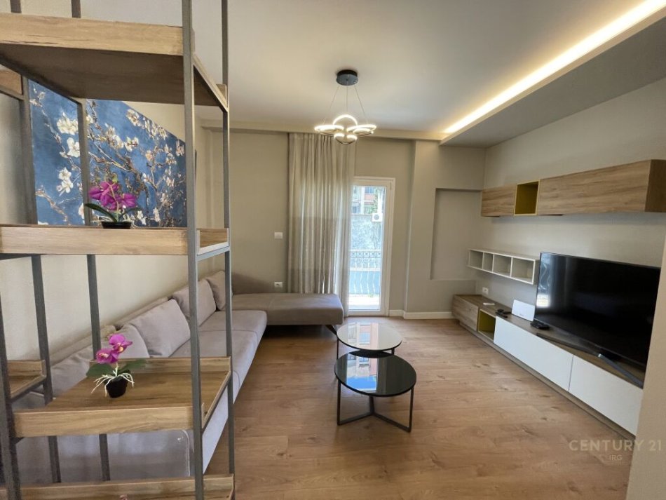 jepet me qera Vile 3+1+Aneks+Ballkon Kati 3, 244 m² 1.500 € (Selite)
