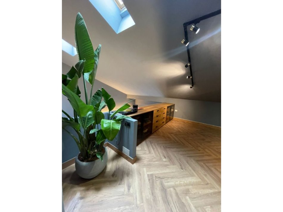 Tirane, shitet Vile 2 Katshe , 320 m² 850.000 € (Porta e Gjelber ( prane pallatit te Brigadave, Gardes))