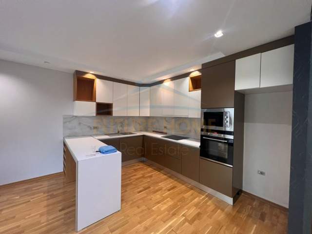 Tirane, shitet Vile Dublex 181 m² 440.000 Euro (Liqeni i Thate)