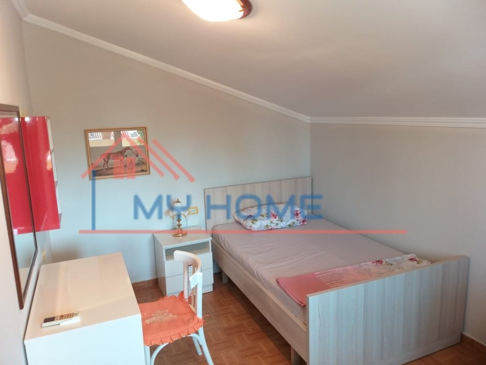 Vile me qera 21 Dhjetori pran Hotel Mondial ne Tirane