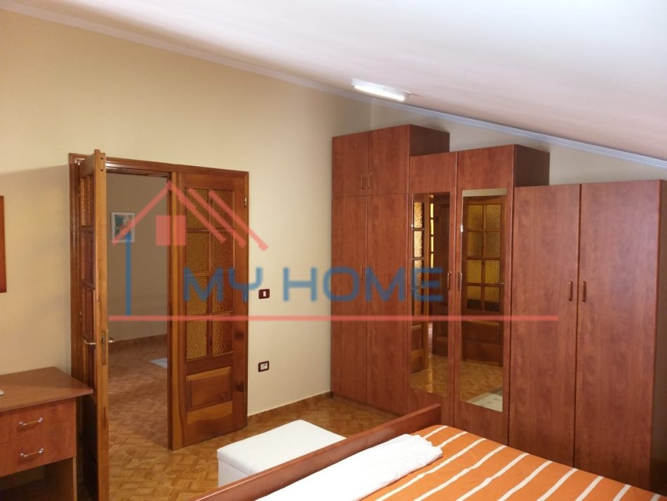 Vile me qera 21 Dhjetori pran Hotel Mondial ne Tirane