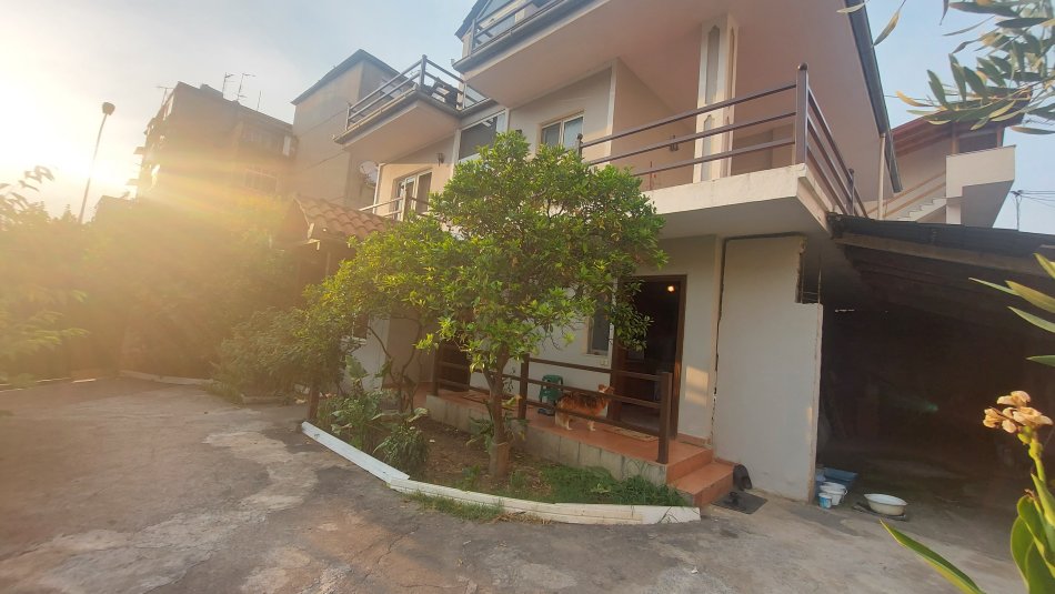 Tirane, shes Vile 3 Katshe Kati 3, 275 m² 349.000 € (Rruga Riza Cuka)