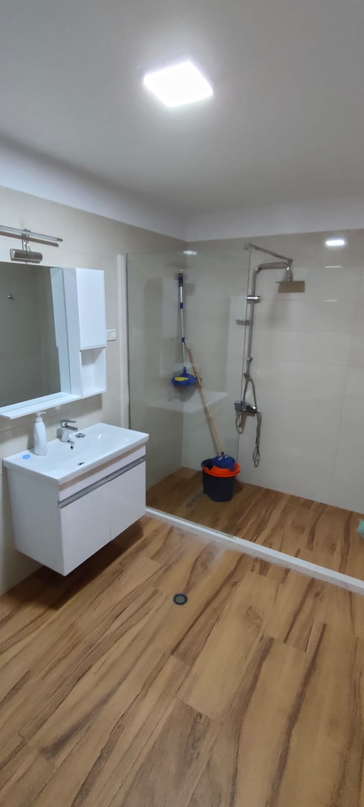 Apartament per qera 2+1 rruga Sami Farsheri prane Nobis Wellnes Center !!!
