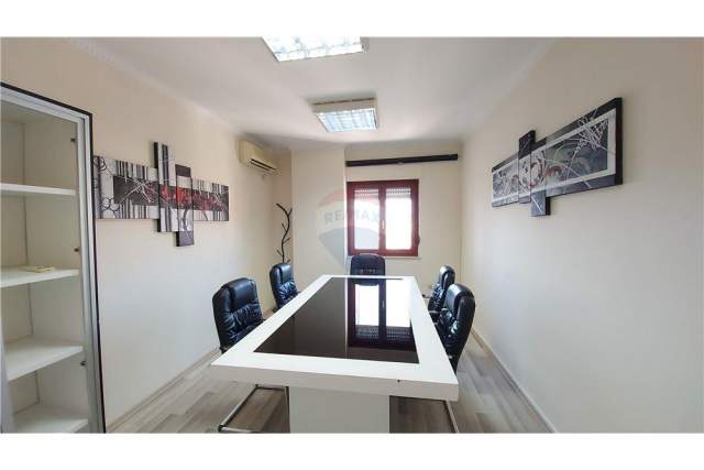 Tirane, jepet me qera zyre Kati 11, 100 m² 630  (Qender 9 Kateshet)