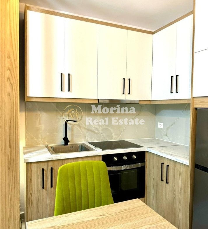 Tirane, jepet me qera garsonier Kati 4, 50 m² 500€ (Komuna Parisit)
