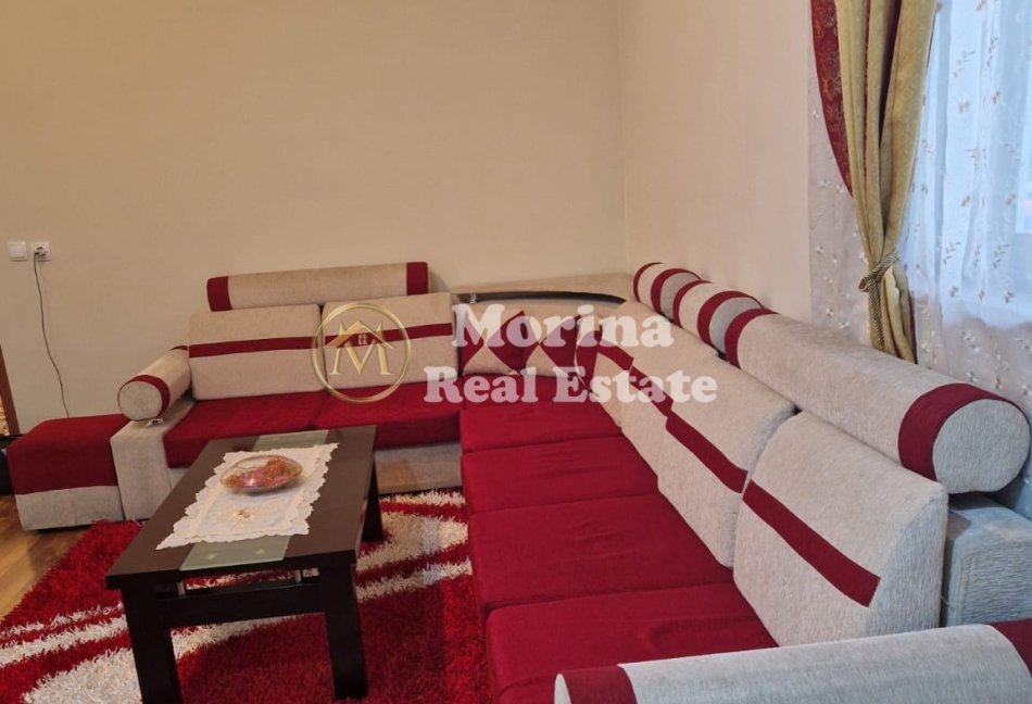 Tirane, jepet me qera shtepi 3+1 Kati 1, 164 m² 500 € (Paskuqan)