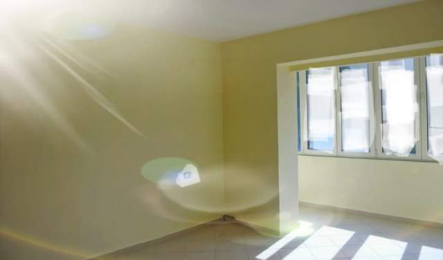 Tirane, jepet me qera zyre Kati 1, 60 m² 400 Euro (Durresit)