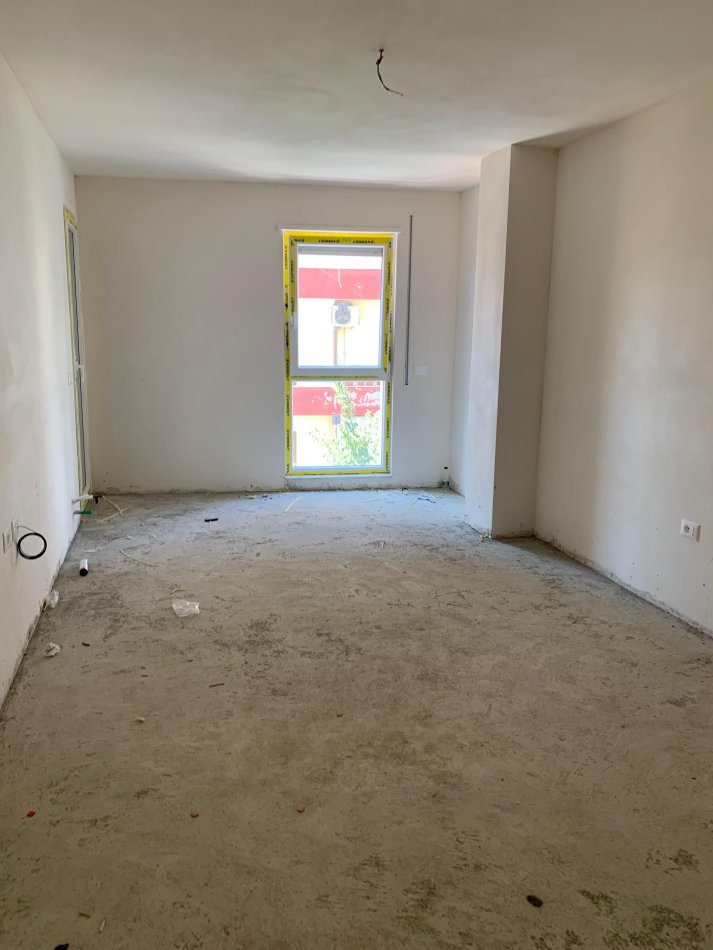 Tirane, shitet apartament 2+1 Kati 1, 121 m² 217.980 € (Xhamlliku)