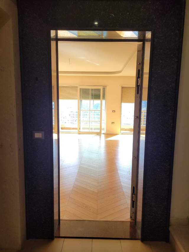 Tirane, jepet me qera apartament Kati 13, 125 m² 800 Euro (Asim Vokshi)