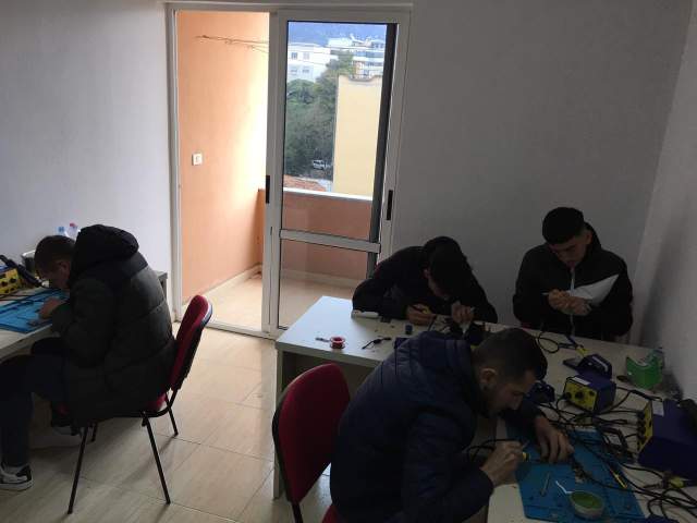 Tirane, kurse Formimi profesional IT Specialist Celularesh TRAJNIME