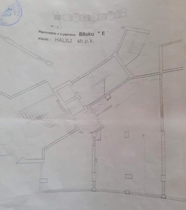Tirane, shes dyqan Kati 1, 76 m² 450.000 Euro (Rr. e Dibres (Kompleks Halili))