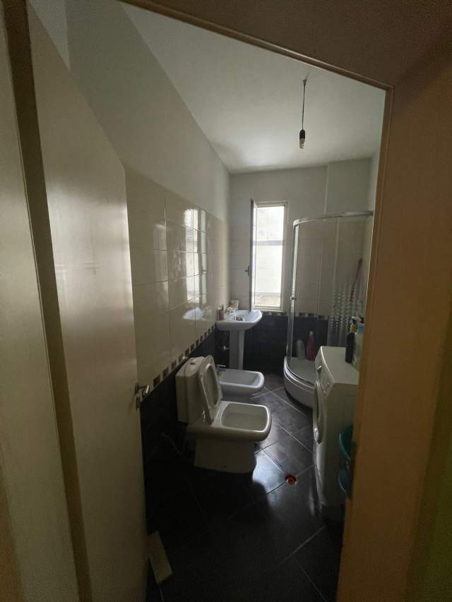Tirane, shes apartament 1+1+A+BLK Kati 1, 90 m² 100.000 Euro (Kopshti zoologjik)