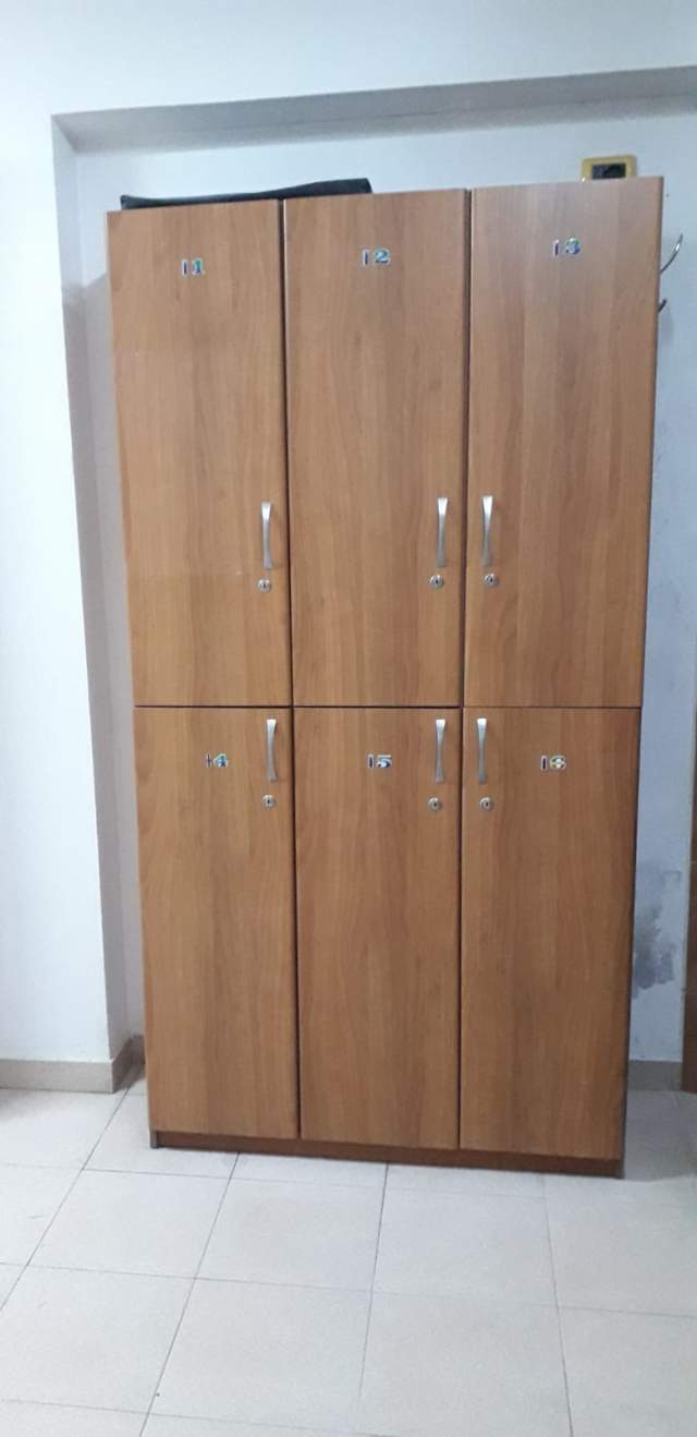 Tirane, shes Garderobe me 50 dollape per palester 70.000 Leke