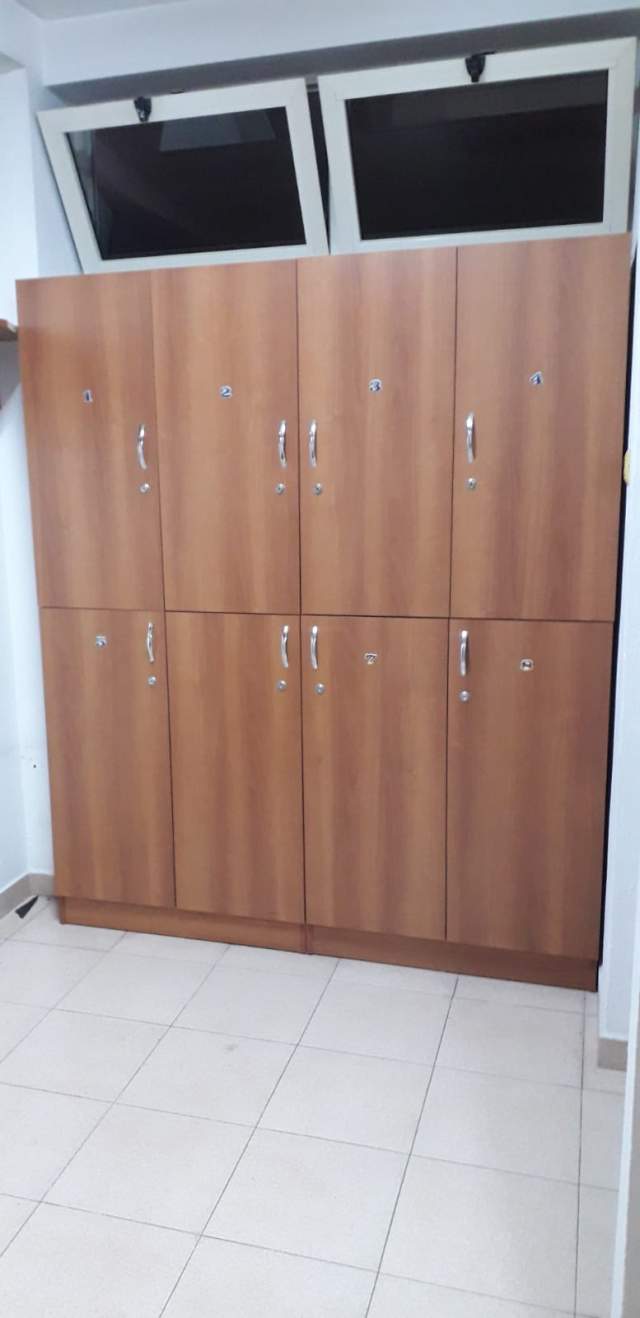 Tirane, shes Garderobe me 50 dollape per palester 70.000 Leke