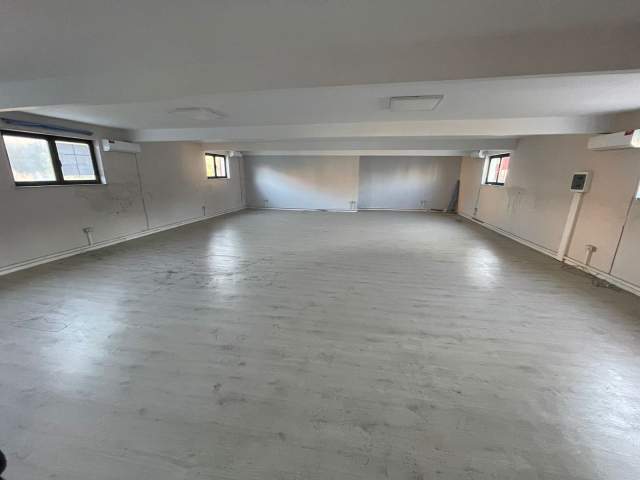Tirane, jap me qera ambjent biznesi Kati 0, 750 m² 7.500 Euro (Rruga e Elbasanit)