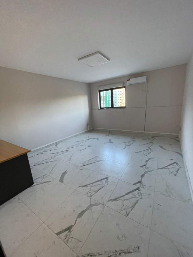 Tirane, jap me qera ambjent biznesi Kati 0, 750 m² 7.500 Euro (Rruga e Elbasanit)
