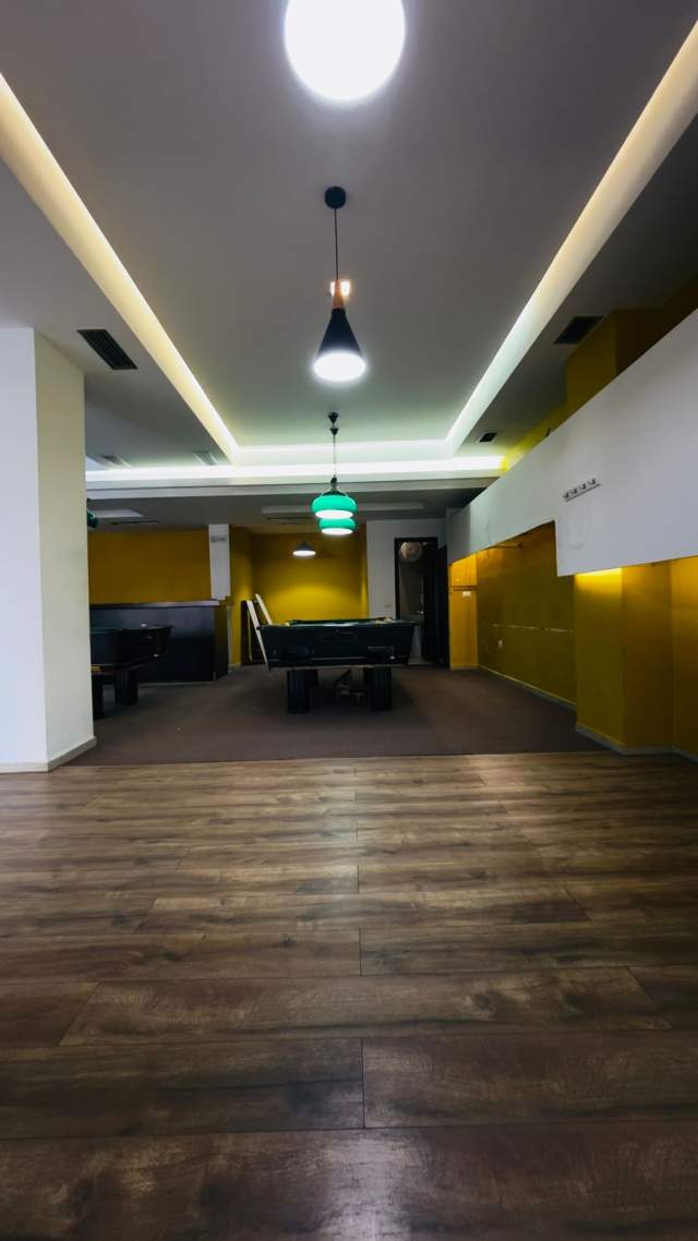 Tirane, jap me qera ambjent biznesi Kati 0, 110 m² 1.200 Euro (Ish parku)