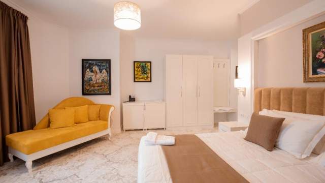 Tirane, jap me qera hotel Kati 0, 0 m² 7.500 Euro (Rruga Kavajes)