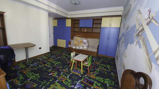 Tirane, jap me qera apartament 3+1+BLK Kati 8, 156 m² 700 Euro (Ish Ekspozita)