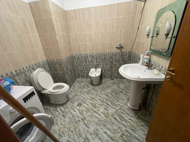 Tirane, shes apartament Kati 3, 89 m² 120.000 Euro (Komuna e Parisit)