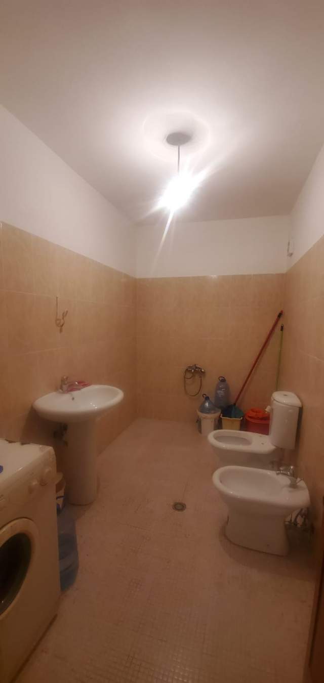 Tirane, shitet apartament 2+1 Kati 1, 82 m²  ne Don Bosko (prane Hotel Ferrarit)