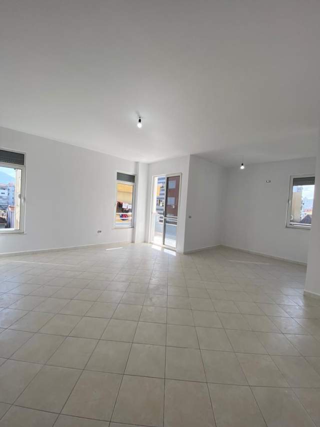 Tirane, shitet apartament 2+1+BLK Kati 4, 125 m² 145.000 Euro (petro korcari)