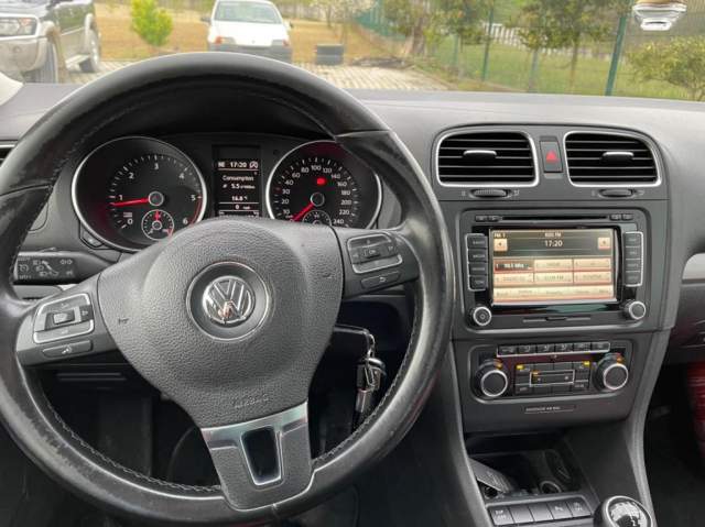 Tirane, shitet makine Volkswagen Golf 6 Viti 2011, 6.000 Euro