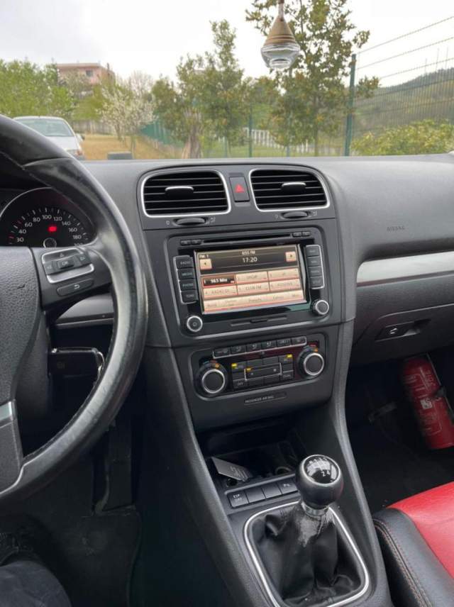 Tirane, shitet makine Volkswagen Golf 6 Viti 2011, 6.000 Euro