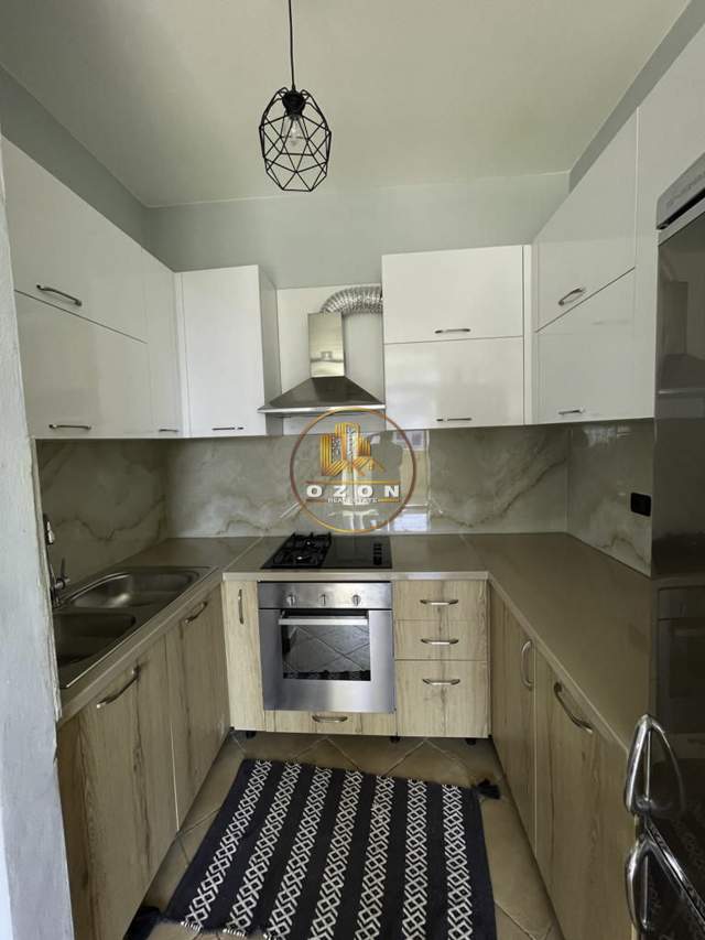 Tirane, jap me qera apartament Kati 2, 110 m² 400 Euro (Fresku)