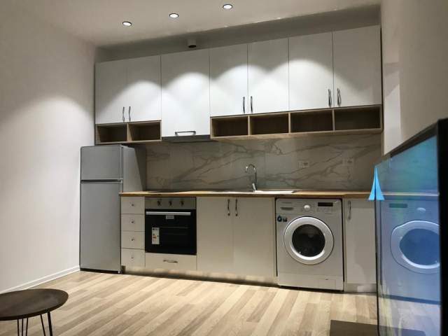 Tirane, shitet apartament 1+1+BLK Kati 4, 80 m² 115.000 Euro (Adresa :Rr mine peza perball shkolles Harry Fults)