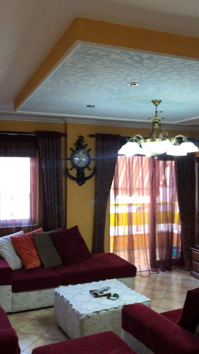 Tirane, jepet me qera apartament 2+1 Kati 3, 400 m² 400 Euro (Bulevardi i ri)