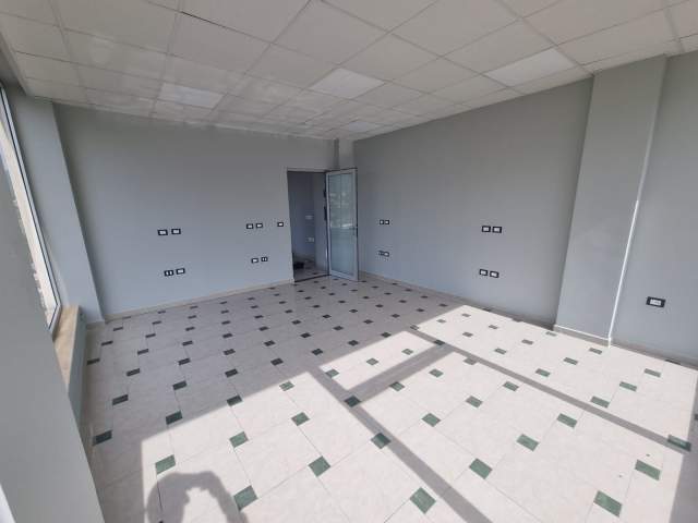 Tirane, jepet me qera ambjent biznesi Kati 1, 95 m² 520 Euro (Sauk)