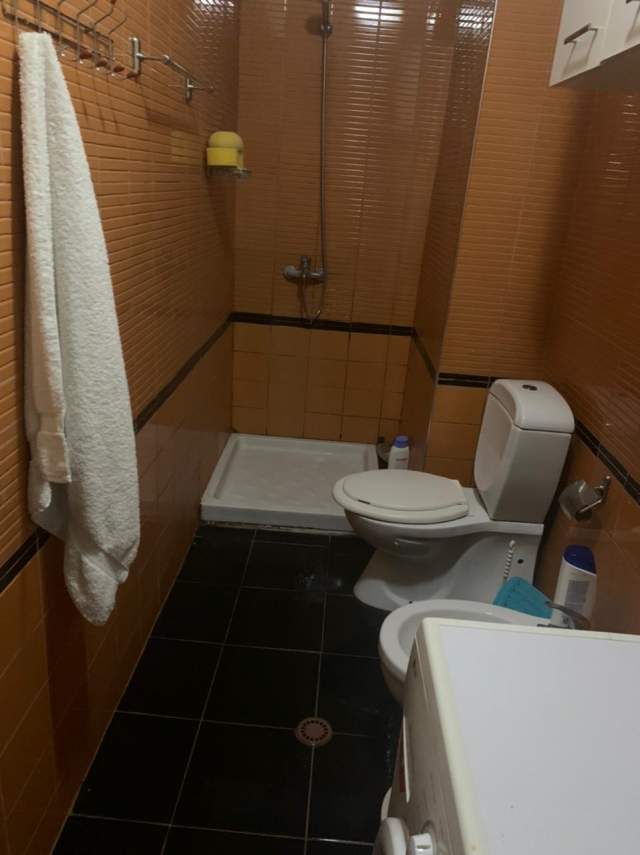 Tirane, jepet me qera apartament 1+1+BLK Kati 4, 60 m² 300  (ali demi)