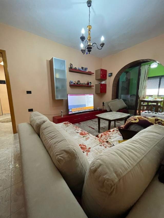 Tirane, shitet apartament 2+1+BLK Kati 5, 100 m² 110.000 Euro (Tregu elektrik  . Rr .Petro Nini Luarasi)